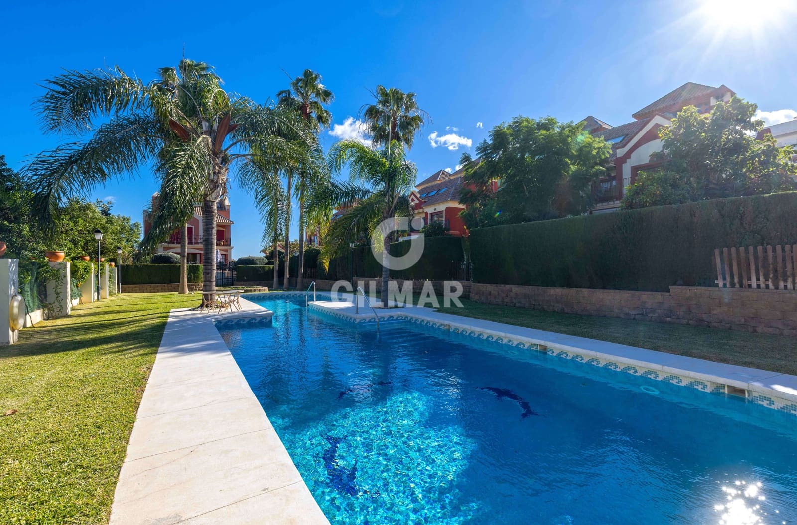 Adosado de 5 habitaciones en Torrequebrada en venta - 741.000 € (Ref: 9459510)