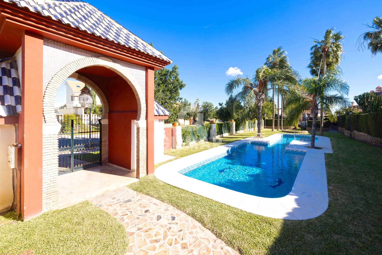 Adosado de 5 habitaciones en Torrequebrada en venta - 741.000 € (Ref: 9459510)