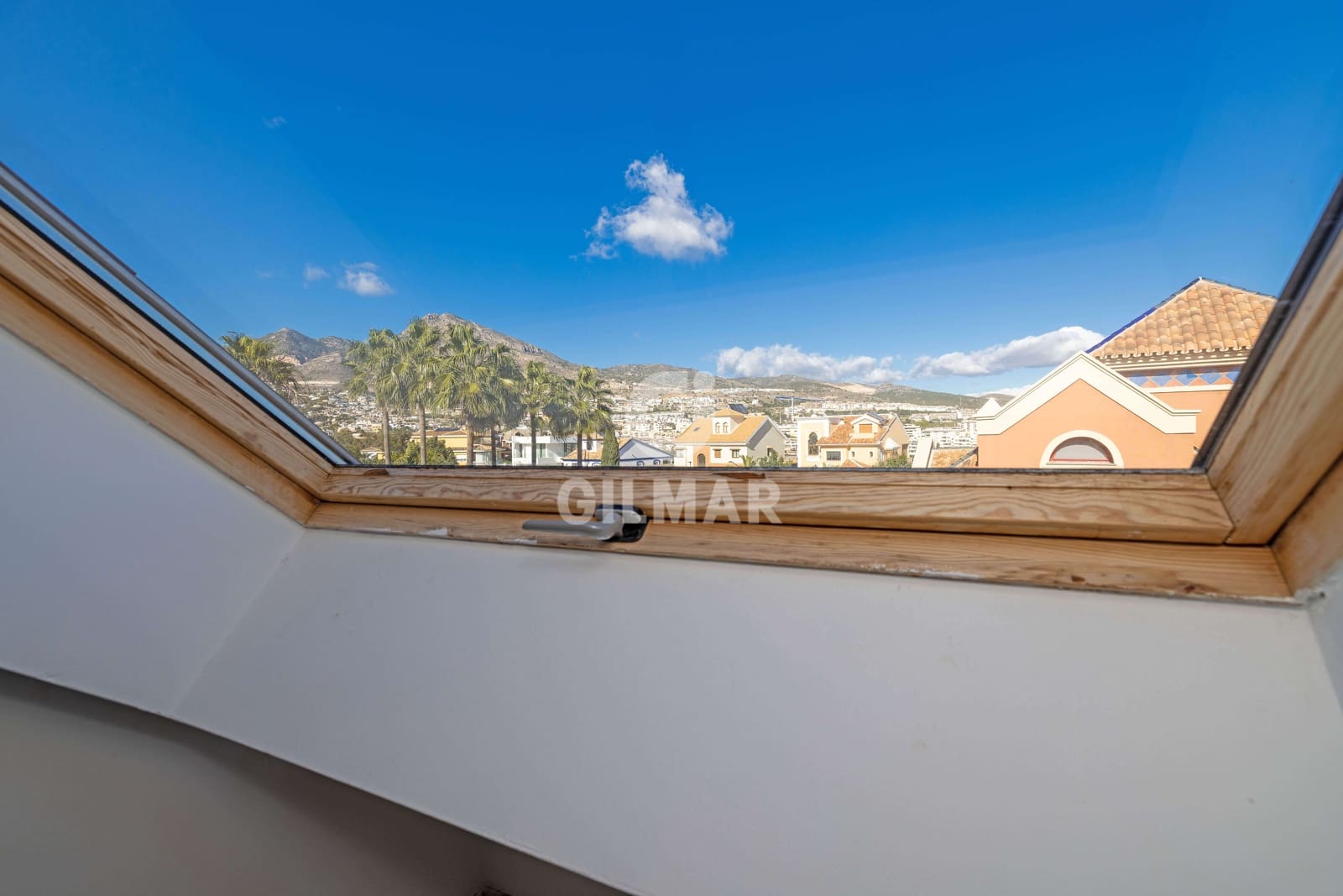 Adosado de 5 habitaciones en Torrequebrada en venta - 741.000 € (Ref: 9459510)