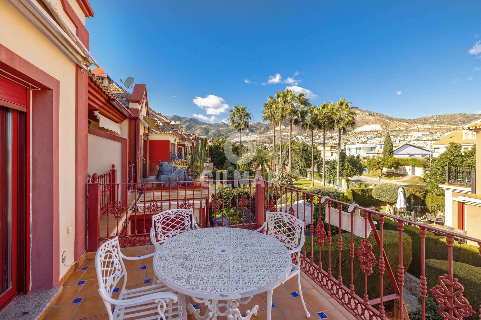 Adosado de 5 habitaciones en Torrequebrada en venta - 741.000 € (Ref: 9459510)