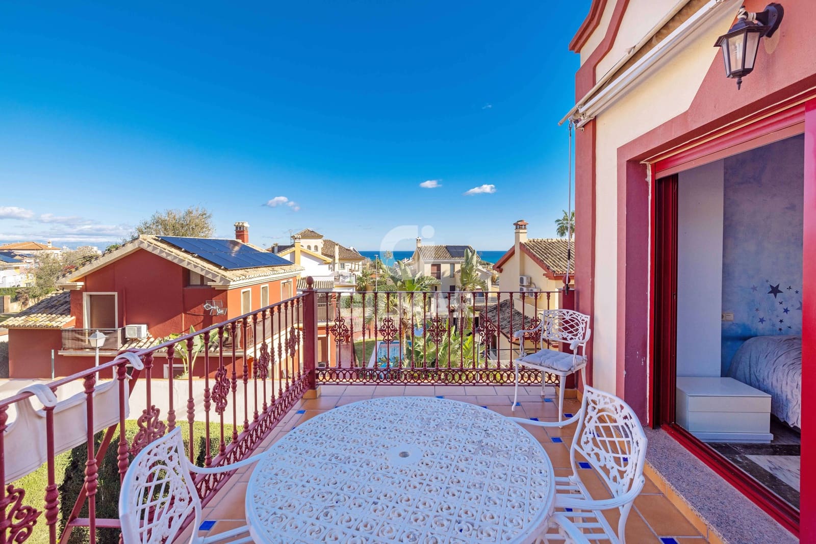 Adosado de 5 habitaciones en Torrequebrada en venta - 741.000 € (Ref: 9459510)