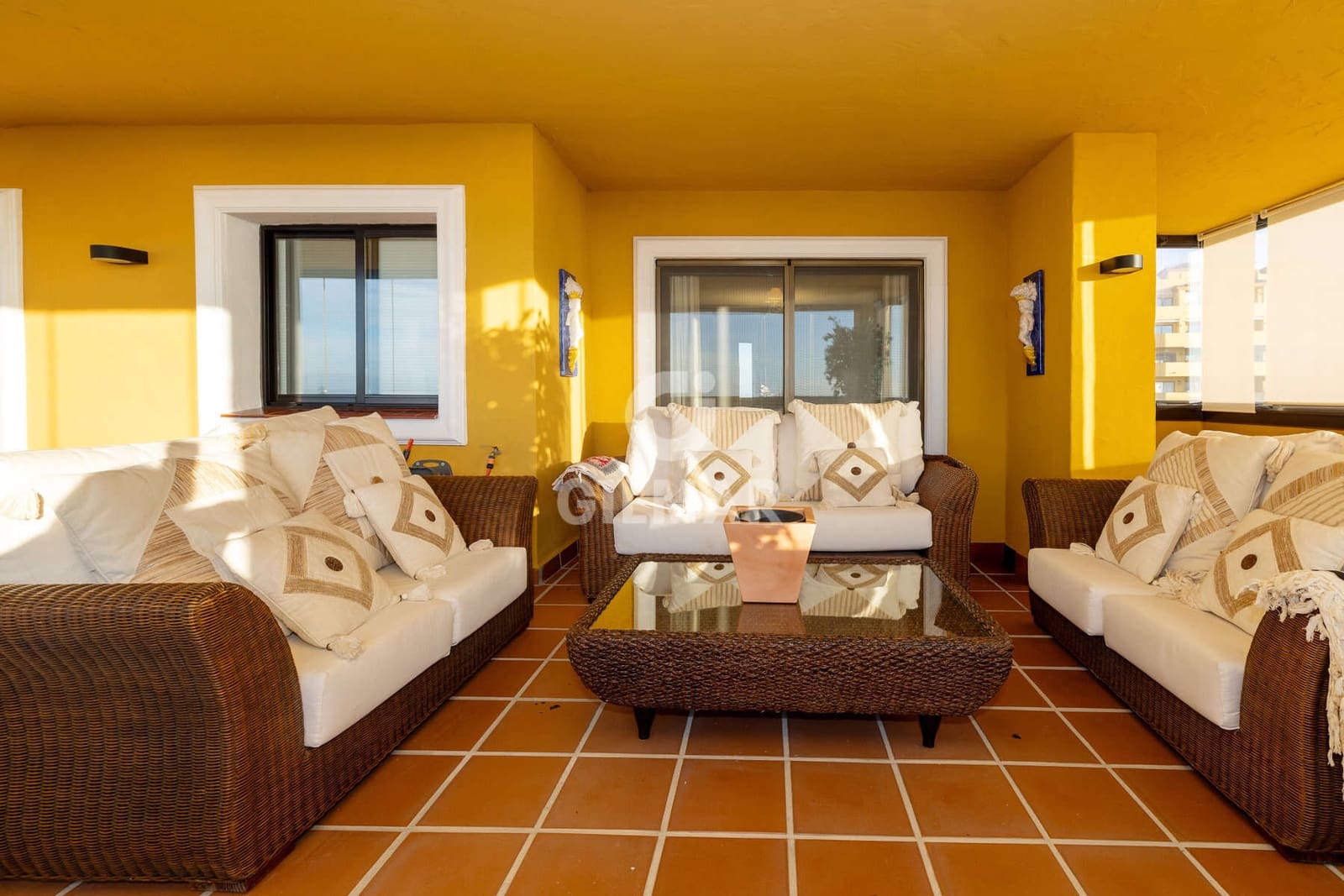3 bedroom Flat for sale in Estepona with garage - € 490,000 (Ref: 9476269)