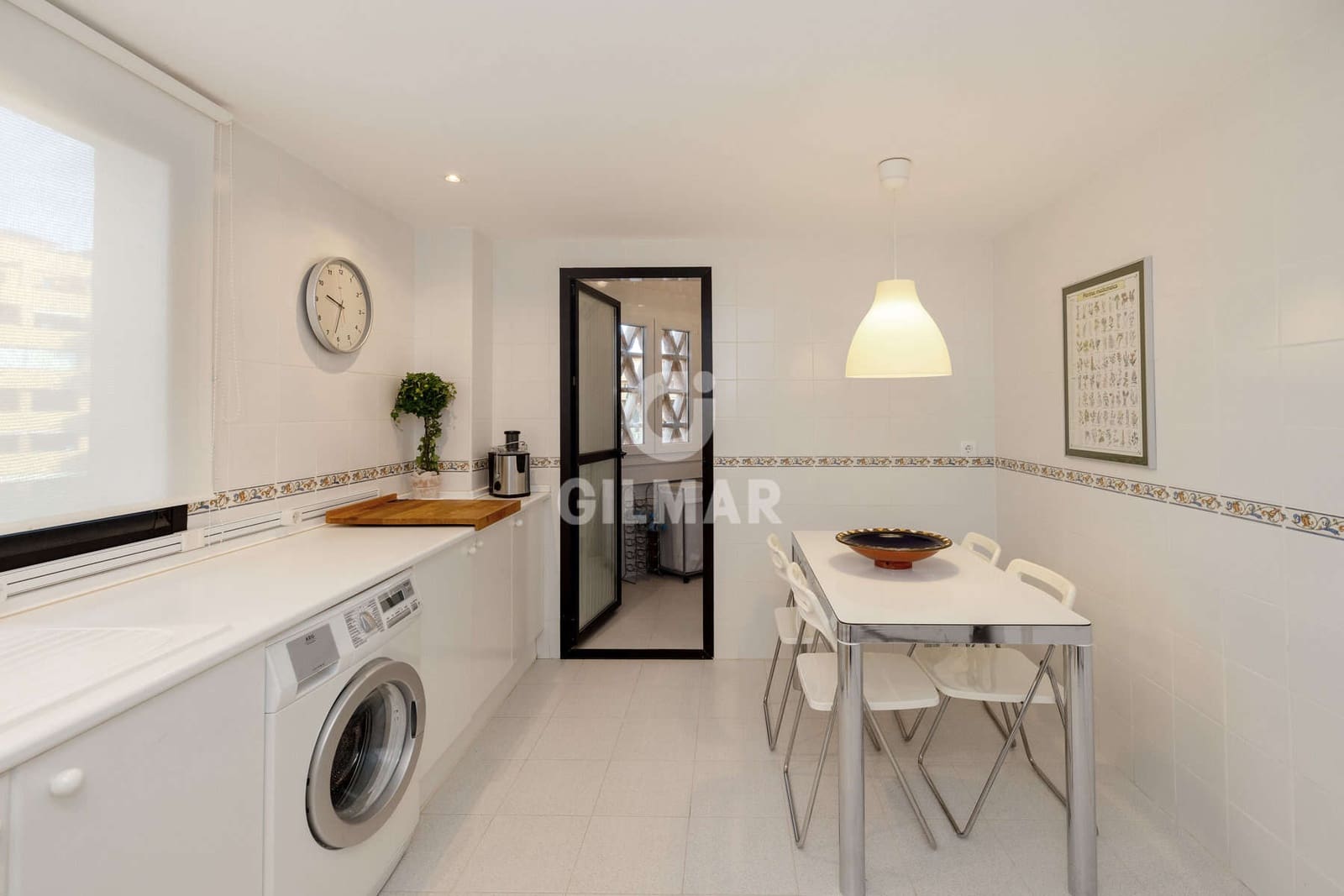 3 bedroom Flat for sale in Estepona with garage - € 490,000 (Ref: 9476269)