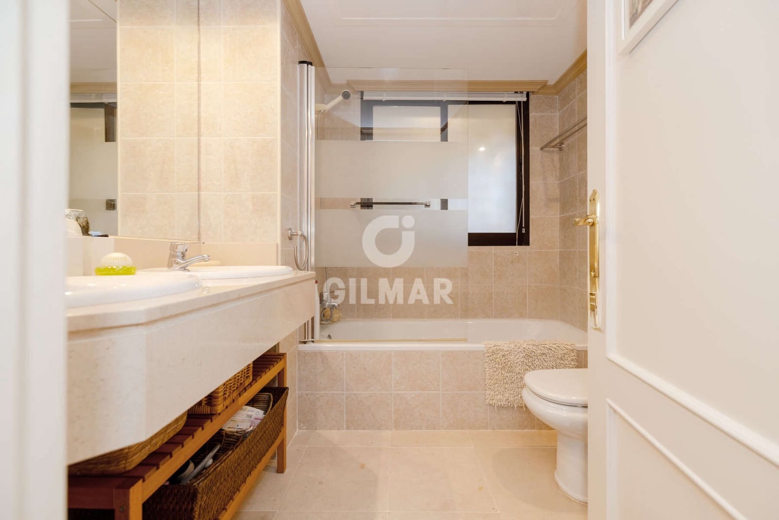 3 bedroom Flat for sale in Estepona with garage - € 490,000 (Ref: 9476269)