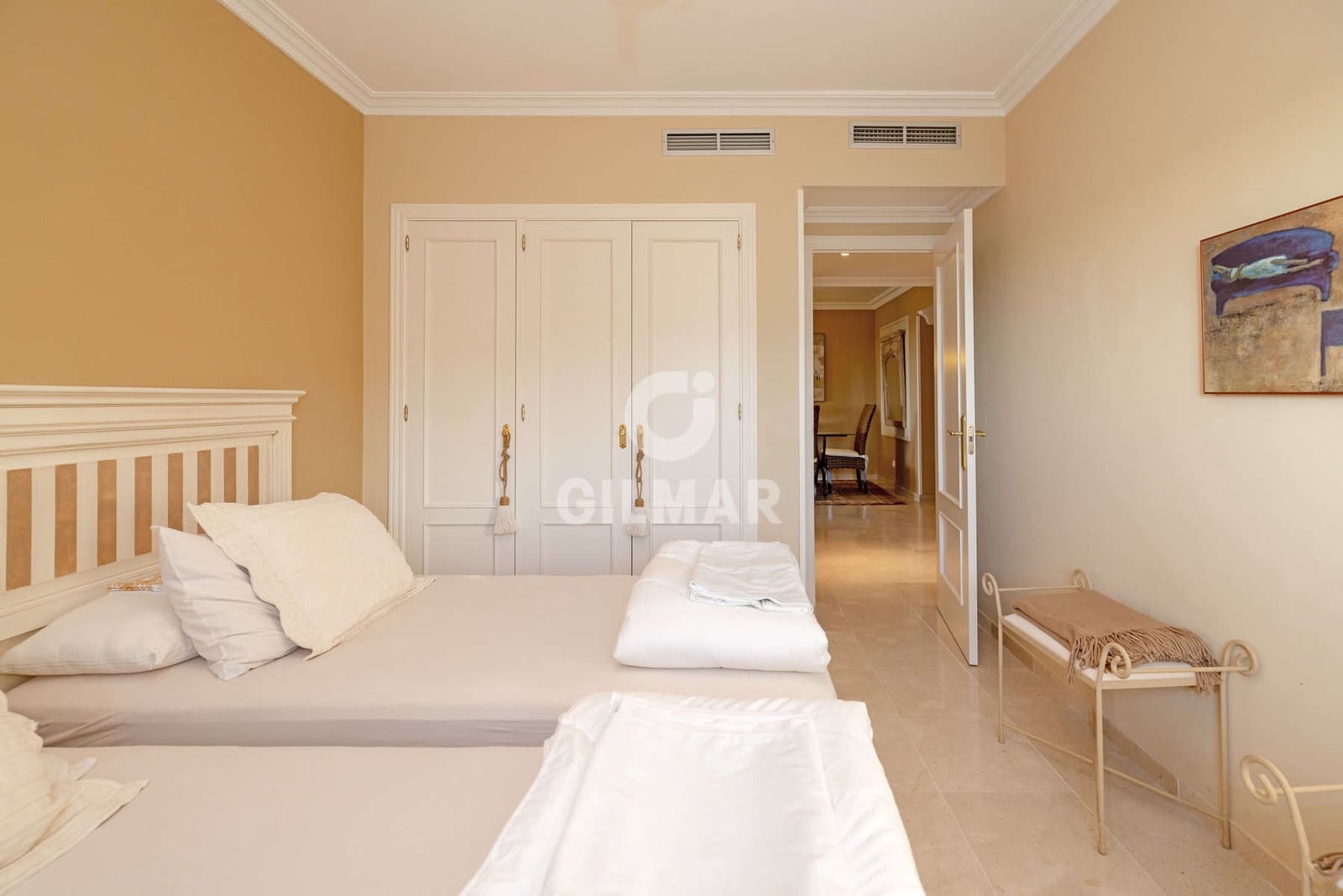 3 bedroom Flat for sale in Estepona with garage - € 490,000 (Ref: 9476269)