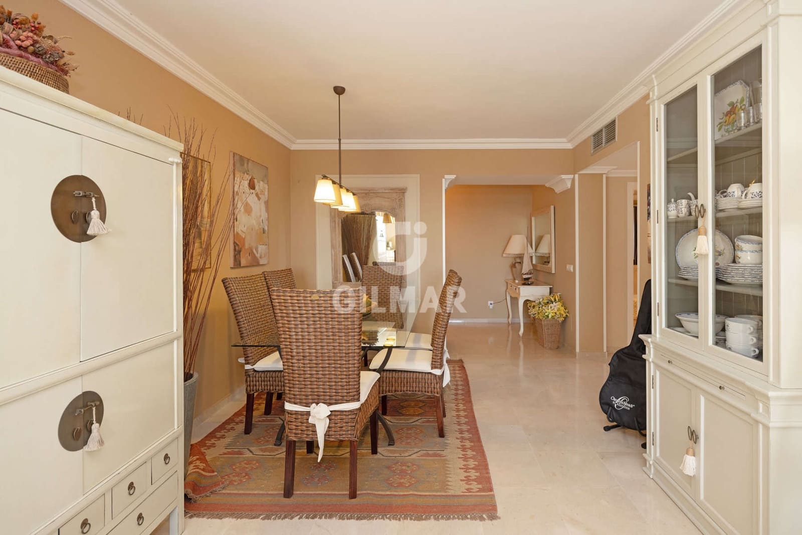 3 bedroom Flat for sale in Estepona with garage - € 490,000 (Ref: 9476269)