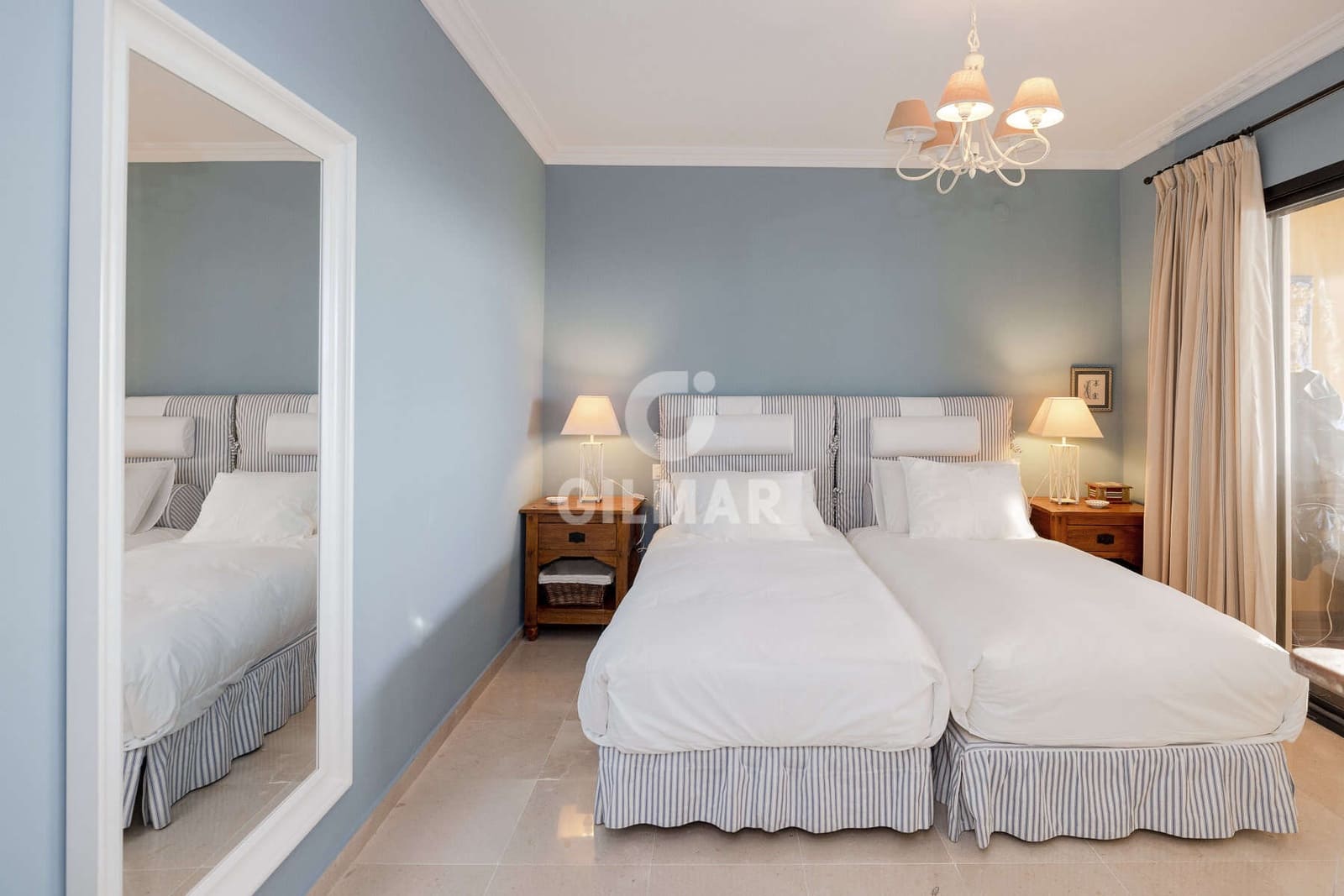 3 bedroom Flat for sale in Estepona with garage - € 490,000 (Ref: 9476269)