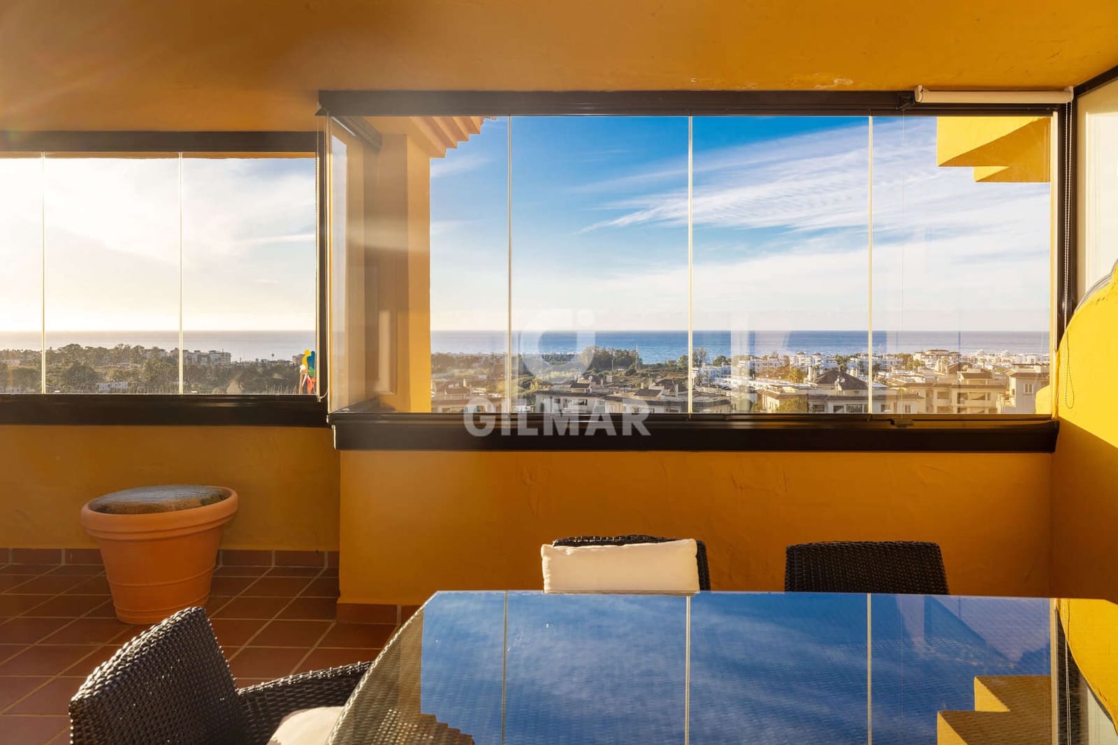 3 bedroom Flat for sale in Estepona with garage - € 490,000 (Ref: 9476269)