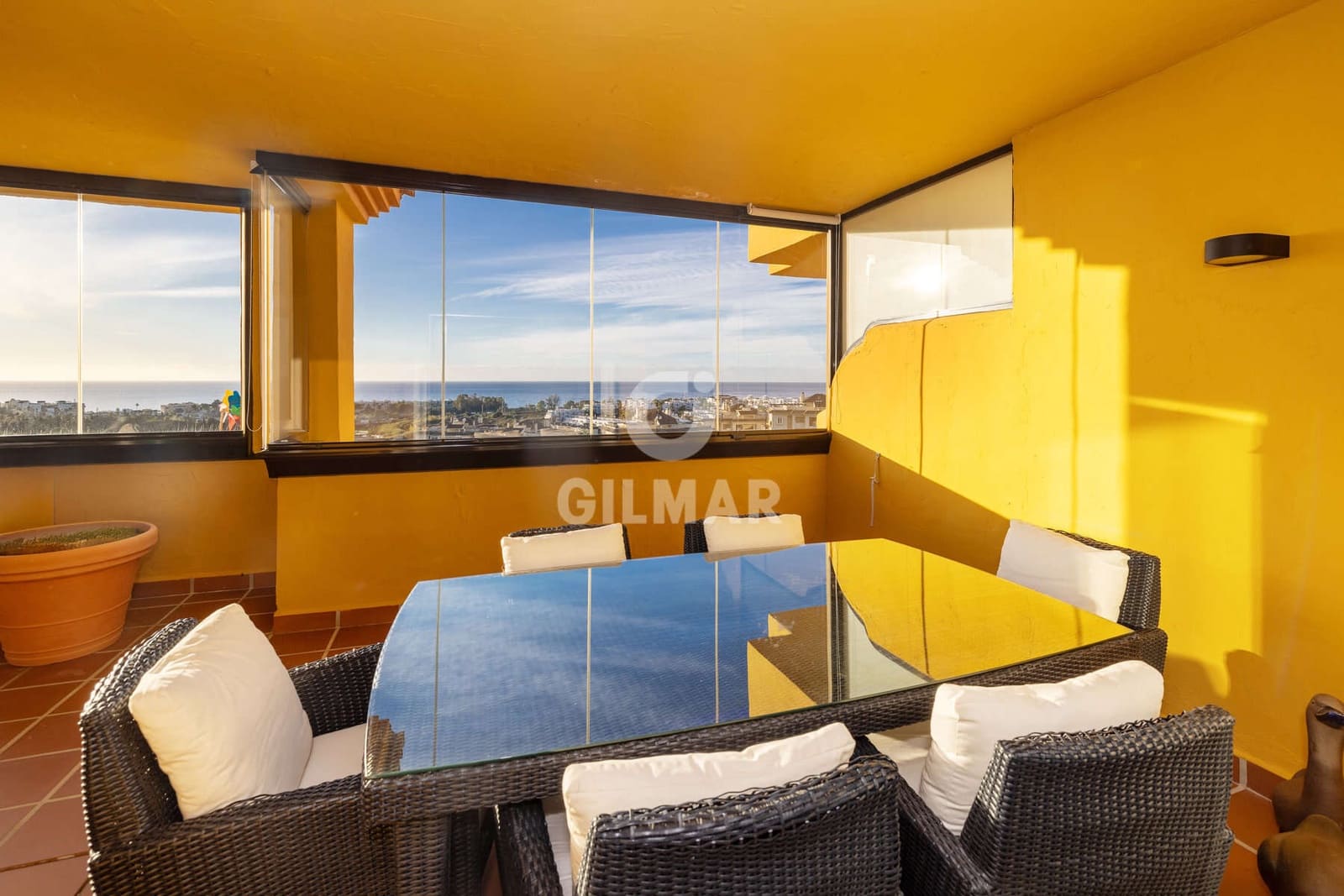 3 bedroom Flat for sale in Estepona with garage - € 490,000 (Ref: 9476269)