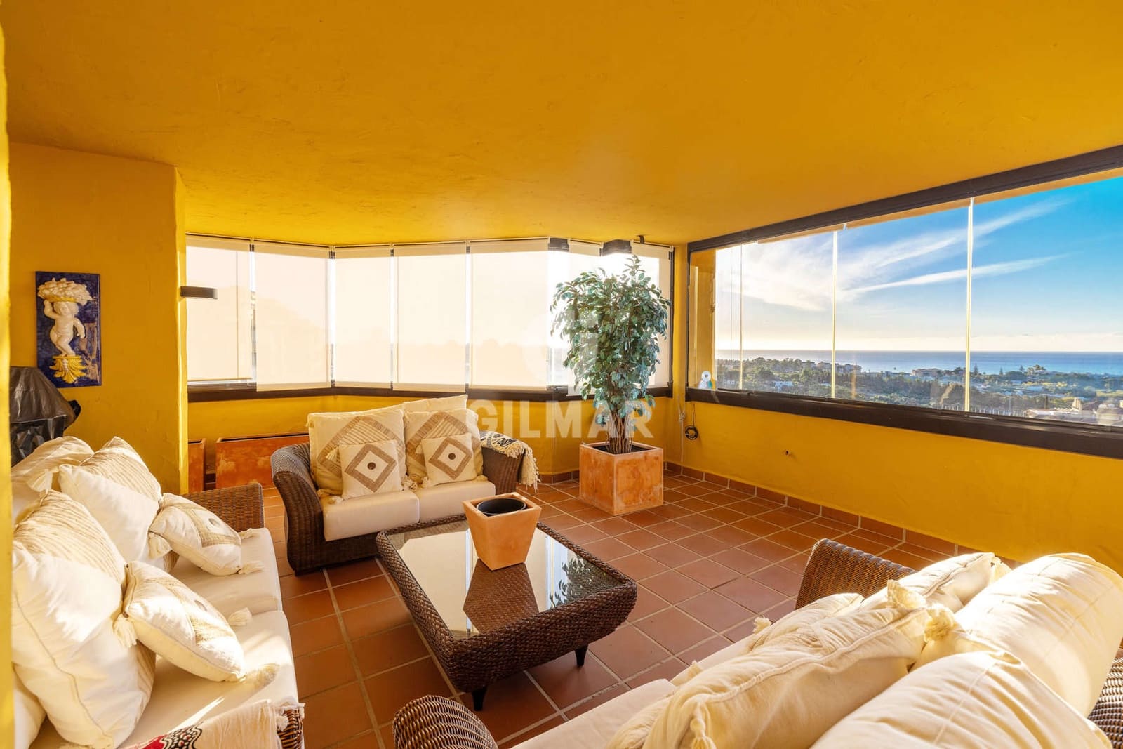 3 bedroom Flat for sale in Estepona with garage - € 490,000 (Ref: 9476269)