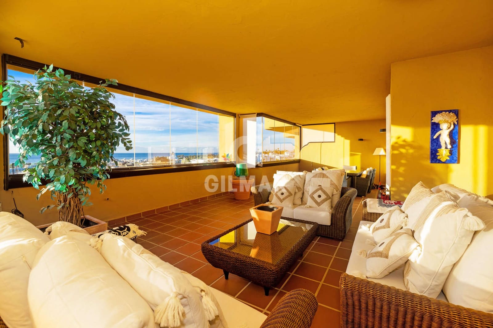 3 bedroom Flat for sale in Estepona with garage - € 490,000 (Ref: 9476269)