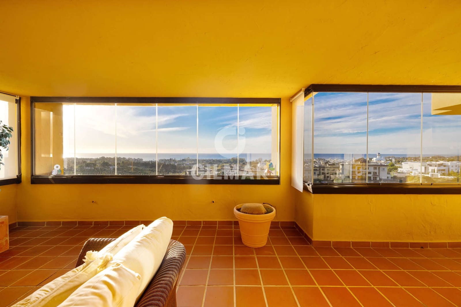 3 bedroom Flat for sale in Estepona with garage - € 490,000 (Ref: 9476269)