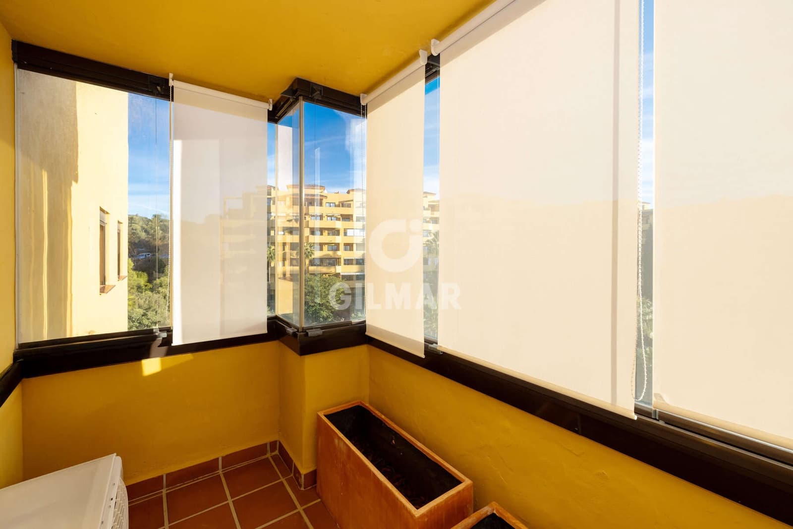 3 bedroom Flat for sale in Estepona with garage - € 490,000 (Ref: 9476269)