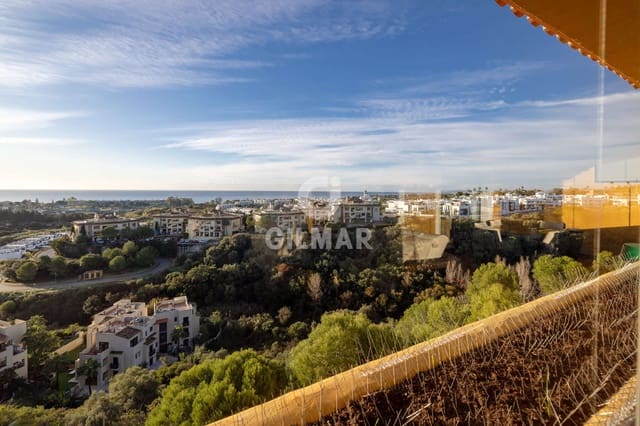 3 bedroom Flat for sale in La Concha - Resina Golf, Estepona with garage - € 490,000 (Ref: 9476269)