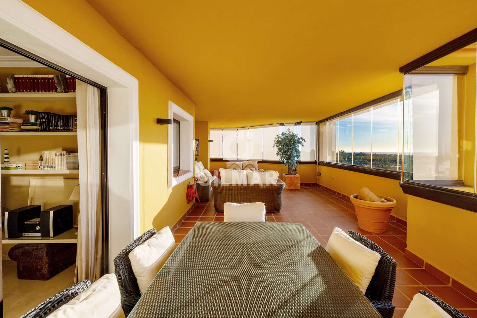 3 bedroom Flat for sale in Estepona with garage - € 490,000 (Ref: 9476269)