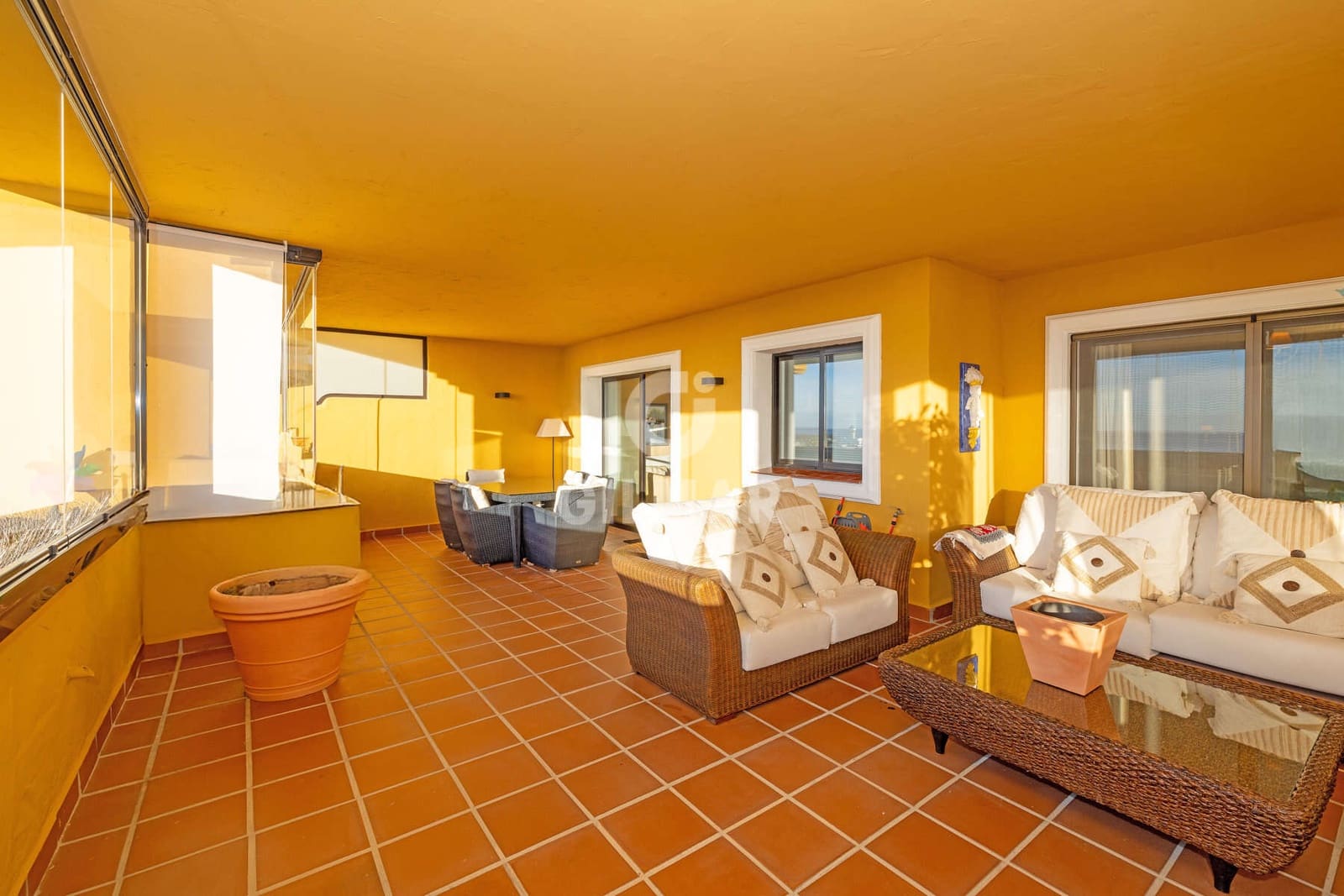 3 bedroom Flat for sale in Estepona with garage - € 490,000 (Ref: 9476269)