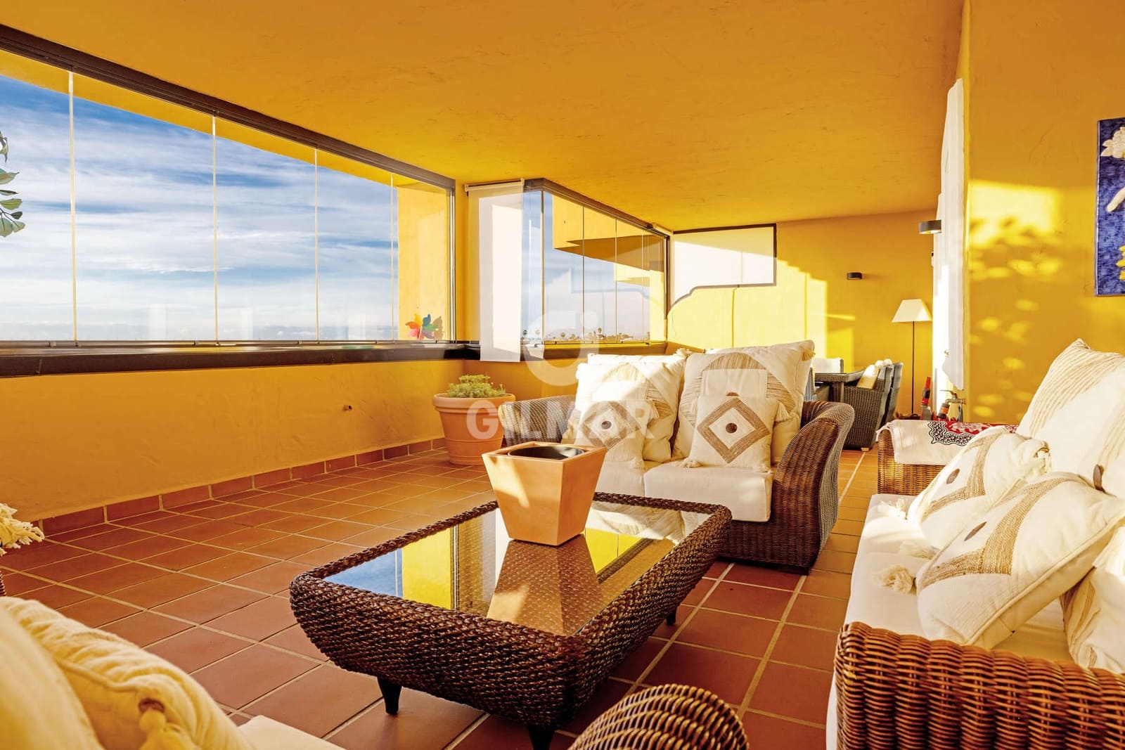 3 bedroom Flat for sale in Estepona with garage - € 490,000 (Ref: 9476269)