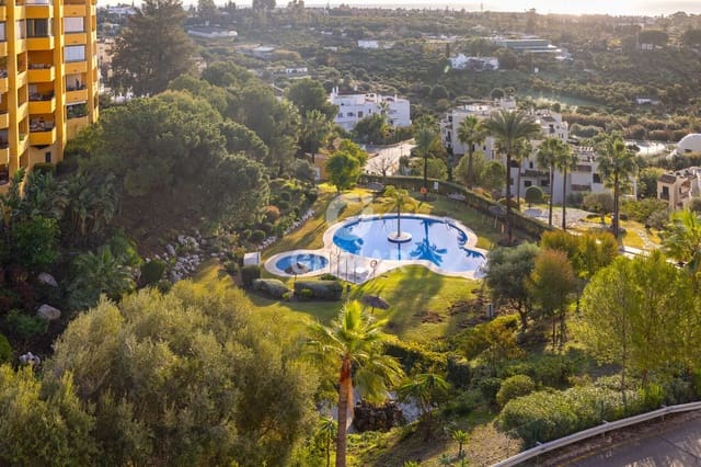 3 bedroom Flat for sale in La Concha - Resina Golf, Estepona with garage - € 490,000 (Ref: 9476269)