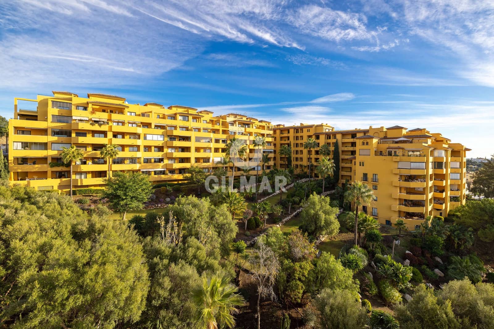 3 bedroom Flat for sale in Estepona with garage - € 490,000 (Ref: 9476269)