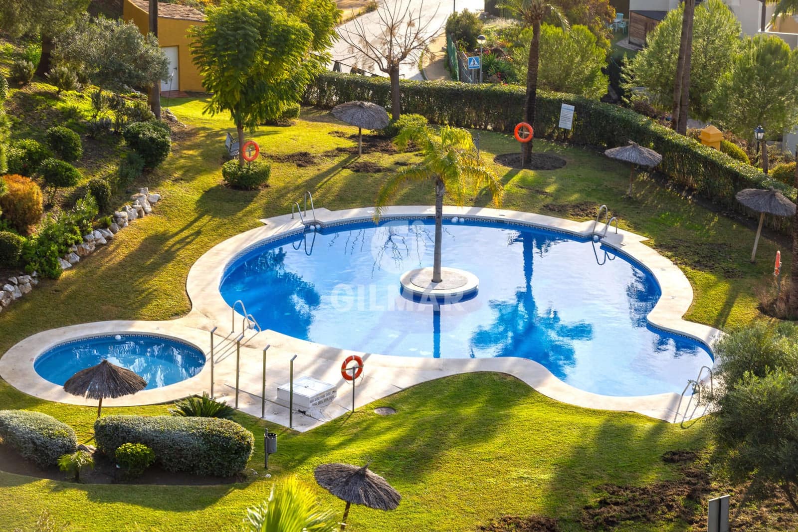 3 bedroom Flat for sale in Estepona with garage - € 490,000 (Ref: 9476269)