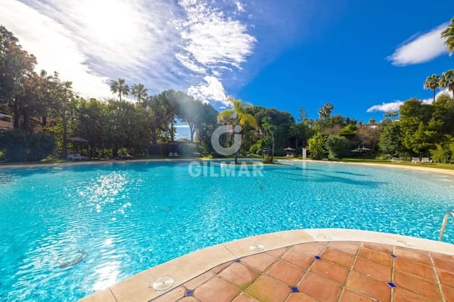 Ático de 4 habitaciones en Atalaya-Isdabe, Estepona en venta - 1.585.000 € (Ref: 9481452)