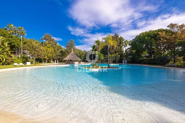 Ático de 4 habitaciones en Atalaya-Isdabe, Estepona en venta - 1.585.000 € (Ref: 9481452)