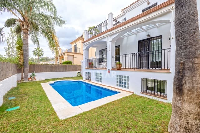 5 chambre Villa/Maison à vendre à Torrequebrada, Benalmádena avec piscine garage - 995 000 € (Ref: 9481627)