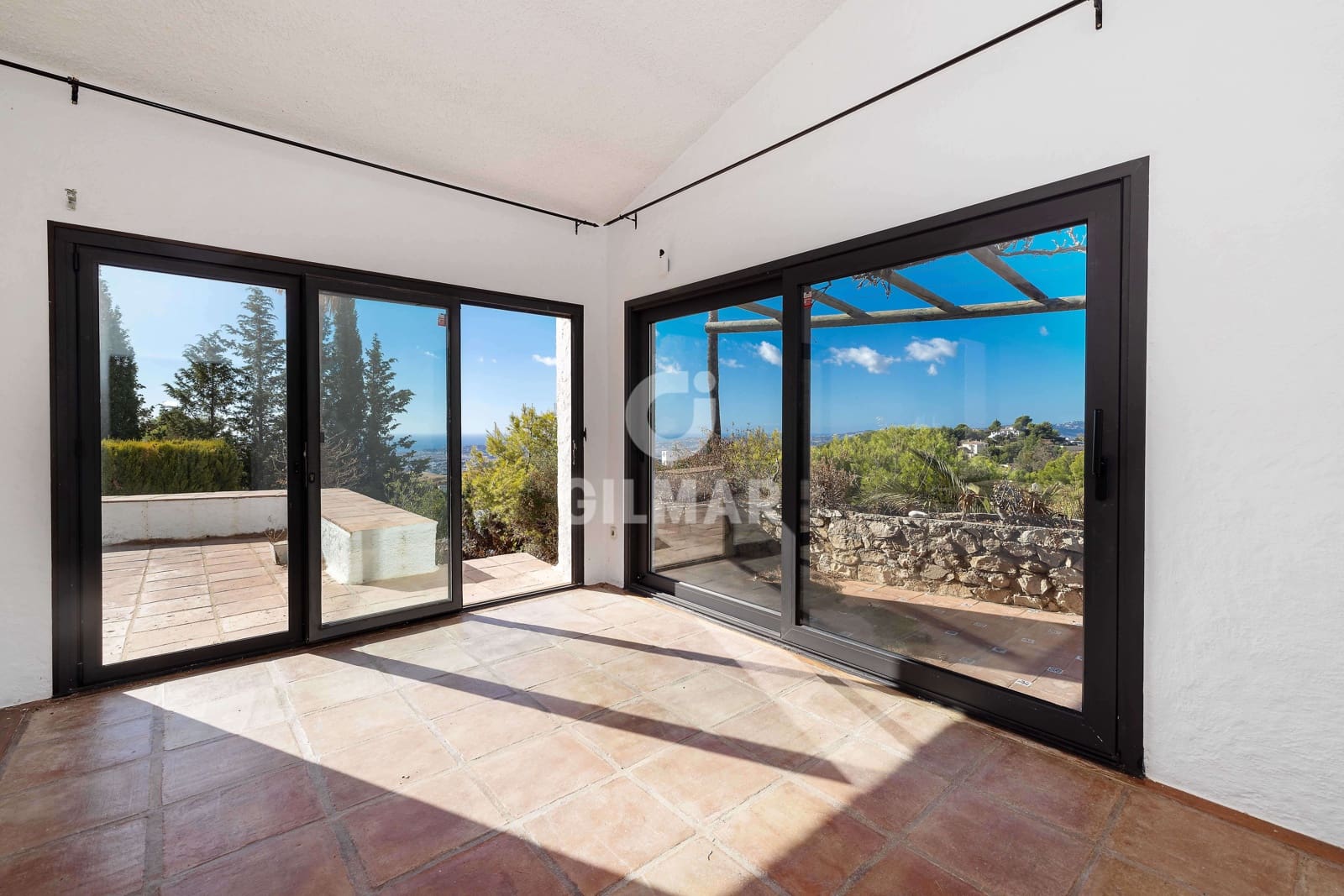 5 bedroom Villa for sale in Mijas with pool - € 980,000 (Ref: 9481628)