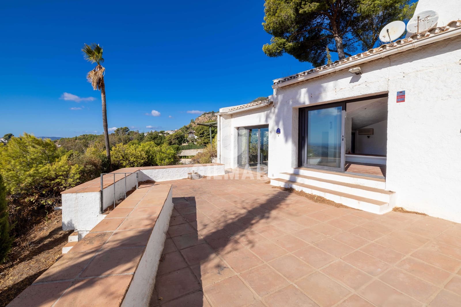 5 bedroom Villa for sale in Mijas with pool - € 980,000 (Ref: 9481628)