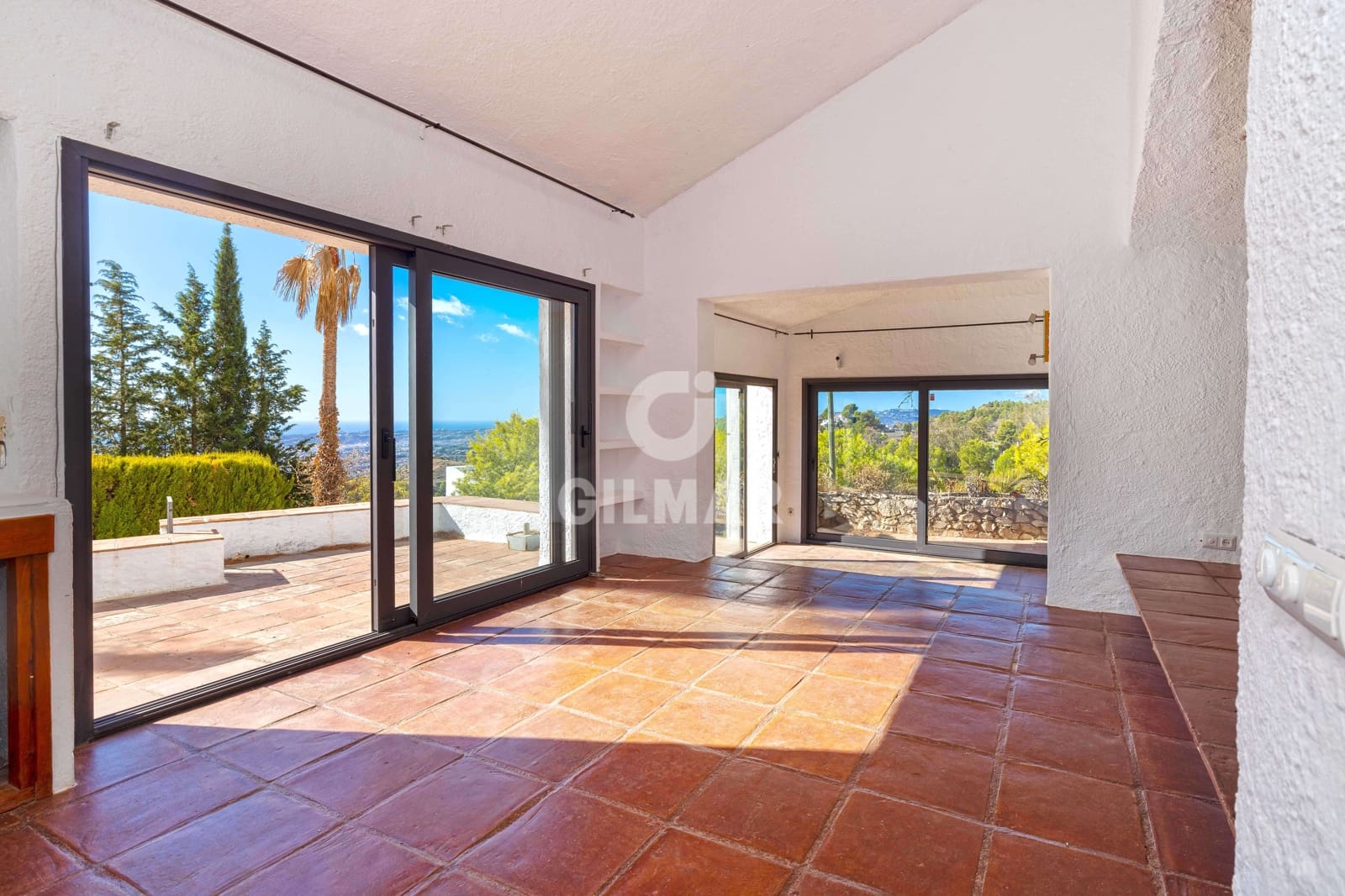 5 bedroom Villa for sale in Mijas with pool - € 980,000 (Ref: 9481628)