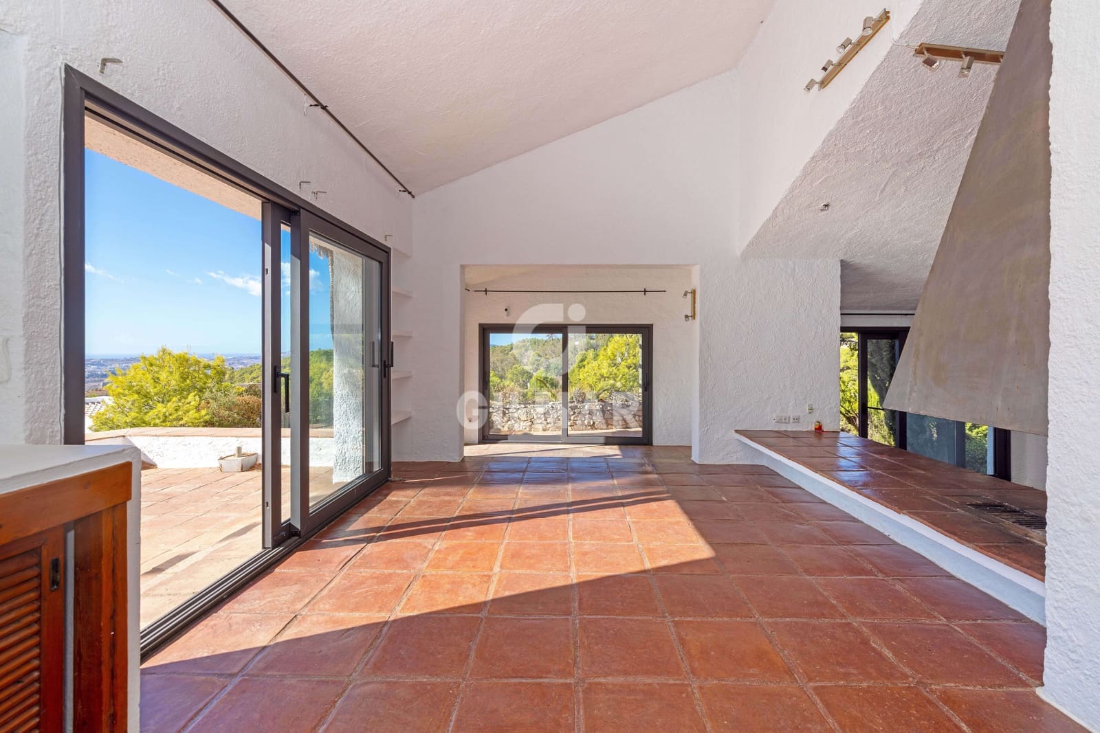 5 bedroom Villa for sale in Mijas with pool - € 980,000 (Ref: 9481628)