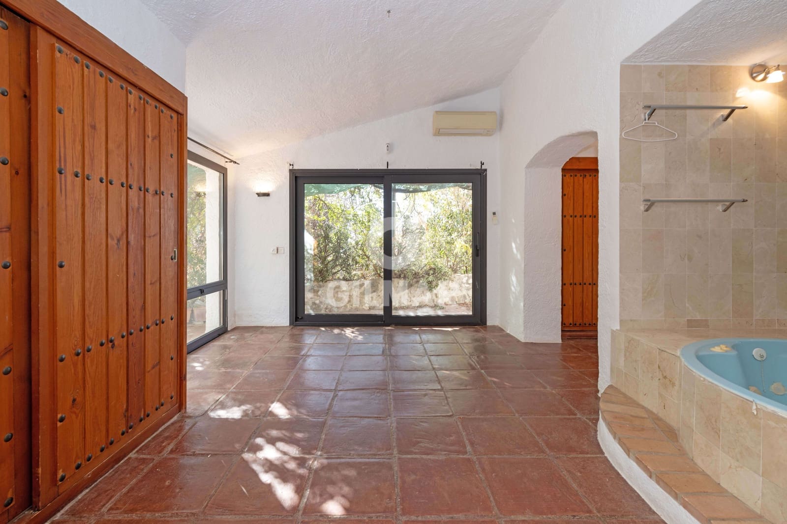 5 bedroom Villa for sale in Mijas with pool - € 980,000 (Ref: 9481628)