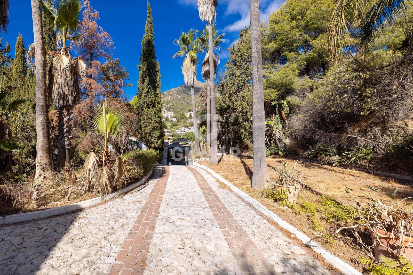 5 bedroom Villa for sale in Mijas with pool - € 980,000 (Ref: 9481628)