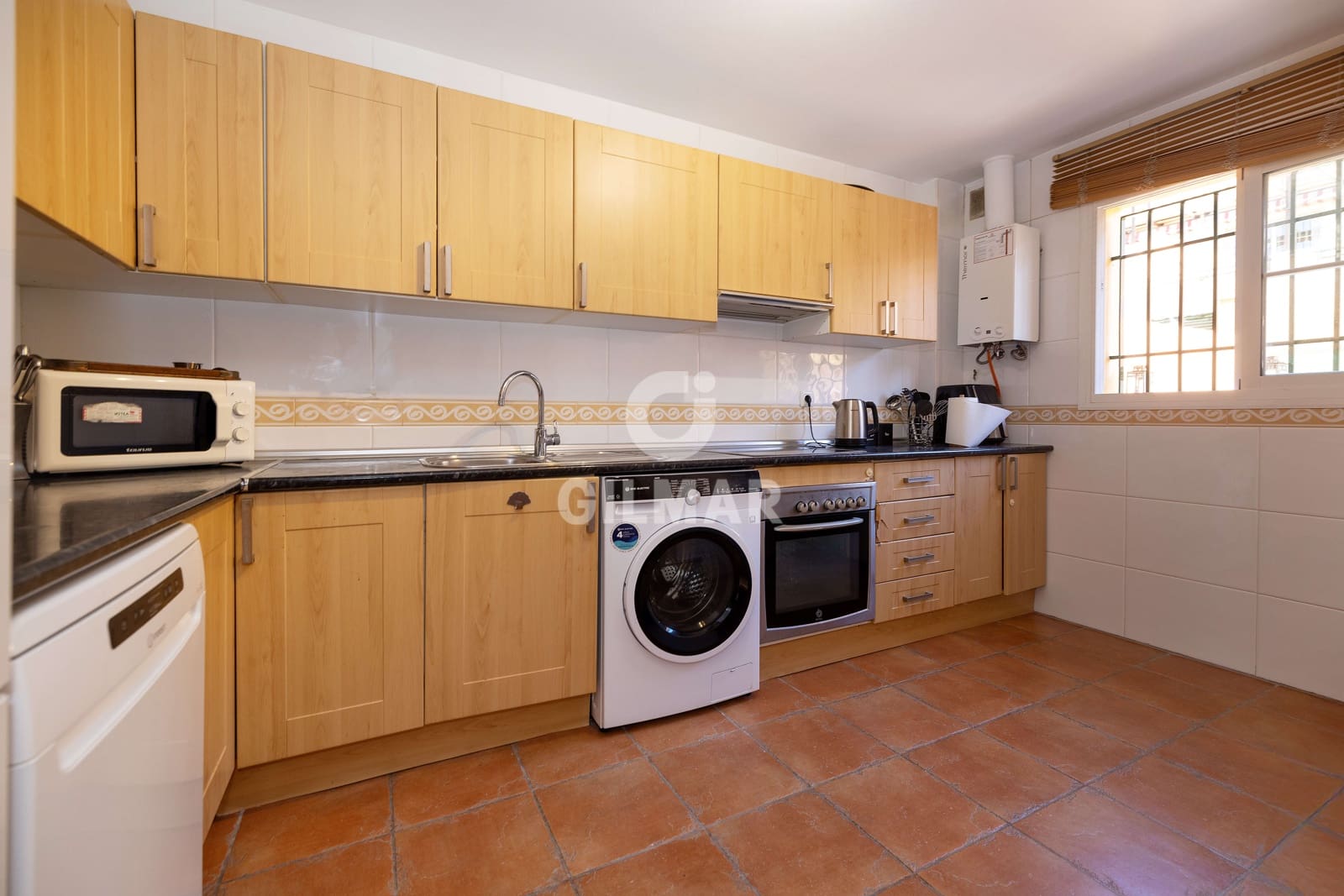 3 bedroom Terraced Villa for sale in Fuengirola with garage - € 549,000 (Ref: 9481629)