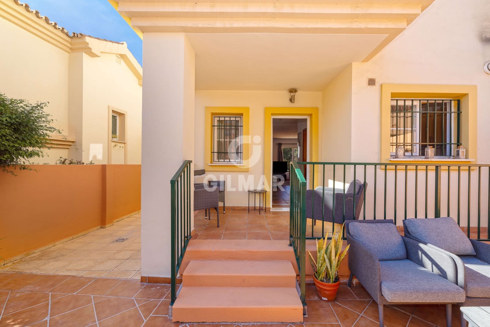 3 bedroom Terraced Villa for sale in Fuengirola with garage - € 549,000 (Ref: 9481629)