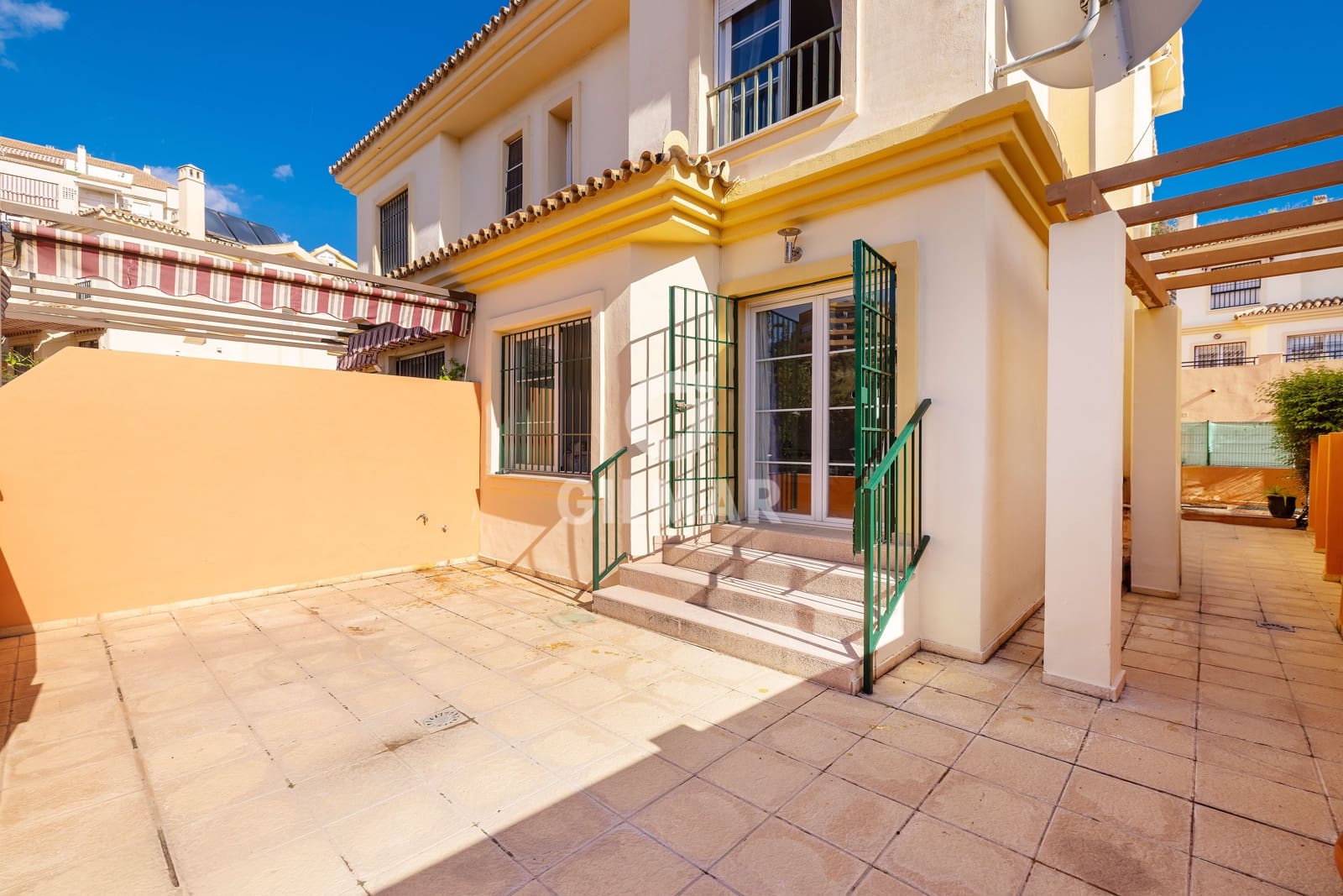 3 bedroom Terraced Villa for sale in Fuengirola with garage - € 549,000 (Ref: 9481629)