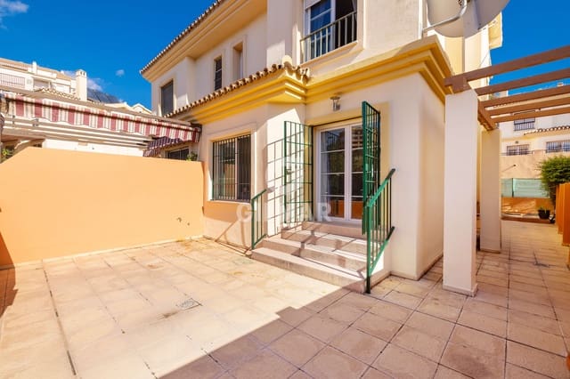 3 bedroom Terraced Villa for sale in Los Pacos, Fuengirola with garage - € 549,000 (Ref: 9481629)