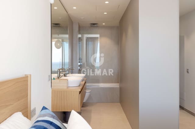 2 bedroom Flat for sale in El Higuerón, Fuengirola with pool garage - € 629,000 (Ref: 9481630)