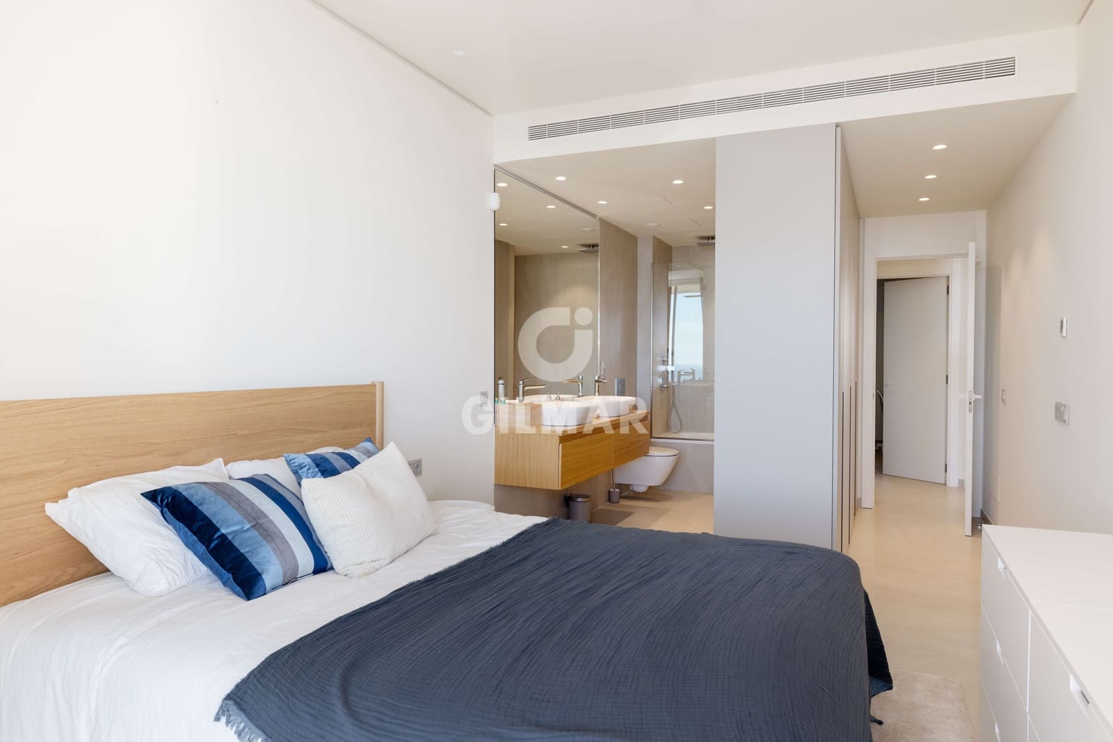 2 bedroom Flat for sale in Fuengirola with pool garage - € 629,000 (Ref: 9481630)