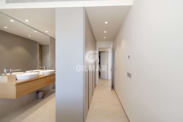 2 bedroom Flat for sale in El Higuerón, Fuengirola with pool garage - € 629,000 (Ref: 9481630)