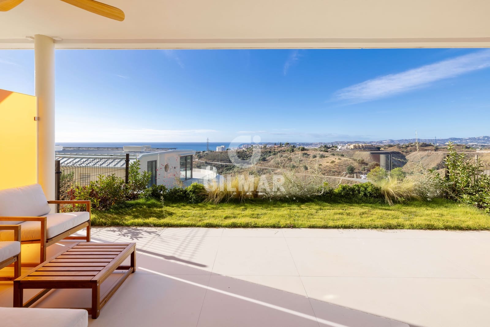 2 bedroom Flat for sale in Fuengirola with pool garage - € 629,000 (Ref: 9481630)