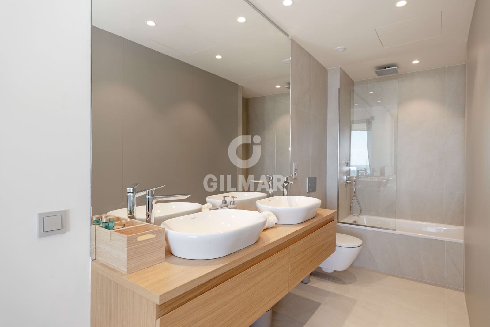 2 bedroom Flat for sale in Fuengirola with pool garage - € 629,000 (Ref: 9481630)