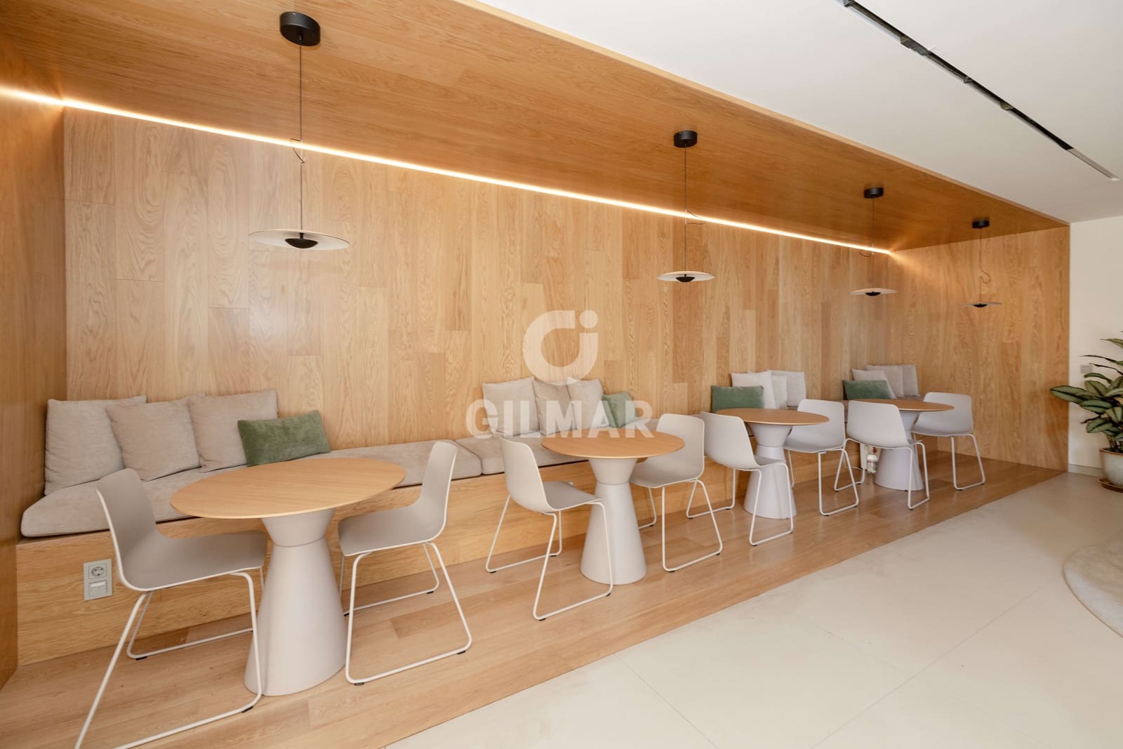 2 bedroom Flat for sale in Fuengirola with pool garage - € 629,000 (Ref: 9481630)