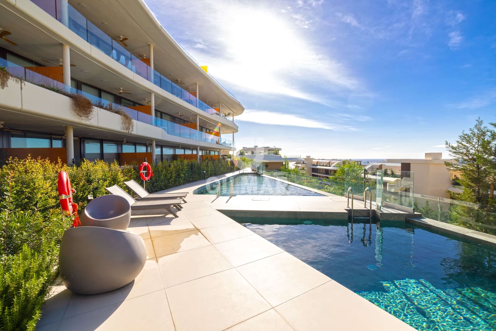 2 bedroom Flat for sale in Fuengirola with pool garage - € 629,000 (Ref: 9481630)