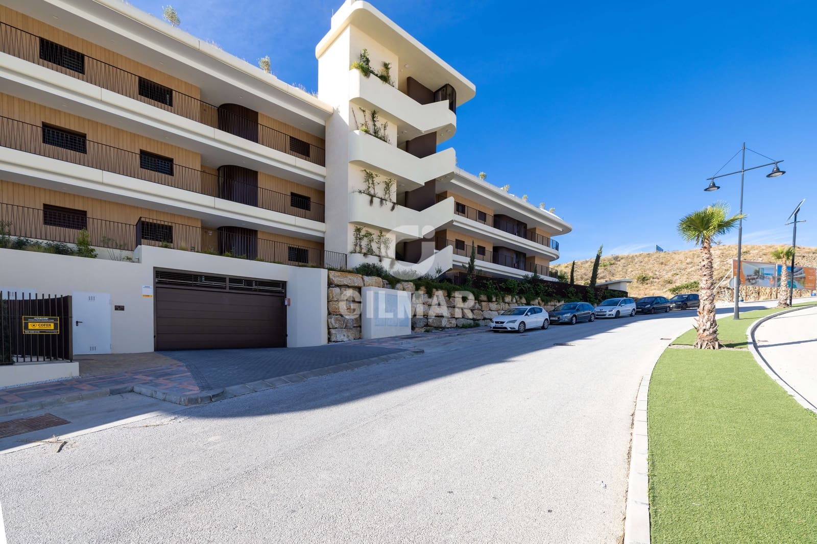 2 bedroom Flat for sale in Fuengirola with pool garage - € 629,000 (Ref: 9481630)