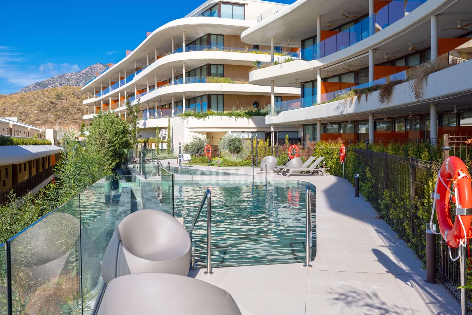 2 bedroom Flat for sale in Fuengirola with pool garage - € 629,000 (Ref: 9481630)