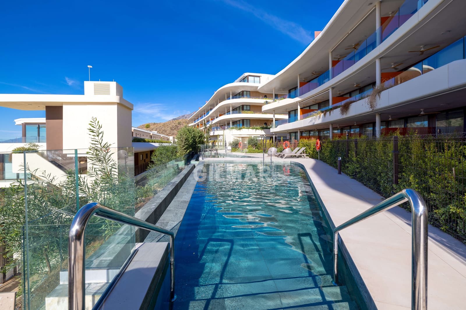 2 bedroom Flat for sale in Fuengirola with pool garage - € 629,000 (Ref: 9481630)