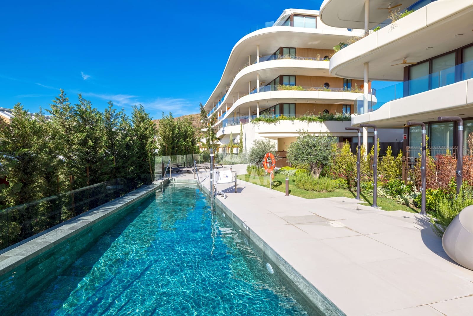 2 bedroom Flat for sale in Fuengirola with pool garage - € 629,000 (Ref: 9481630)