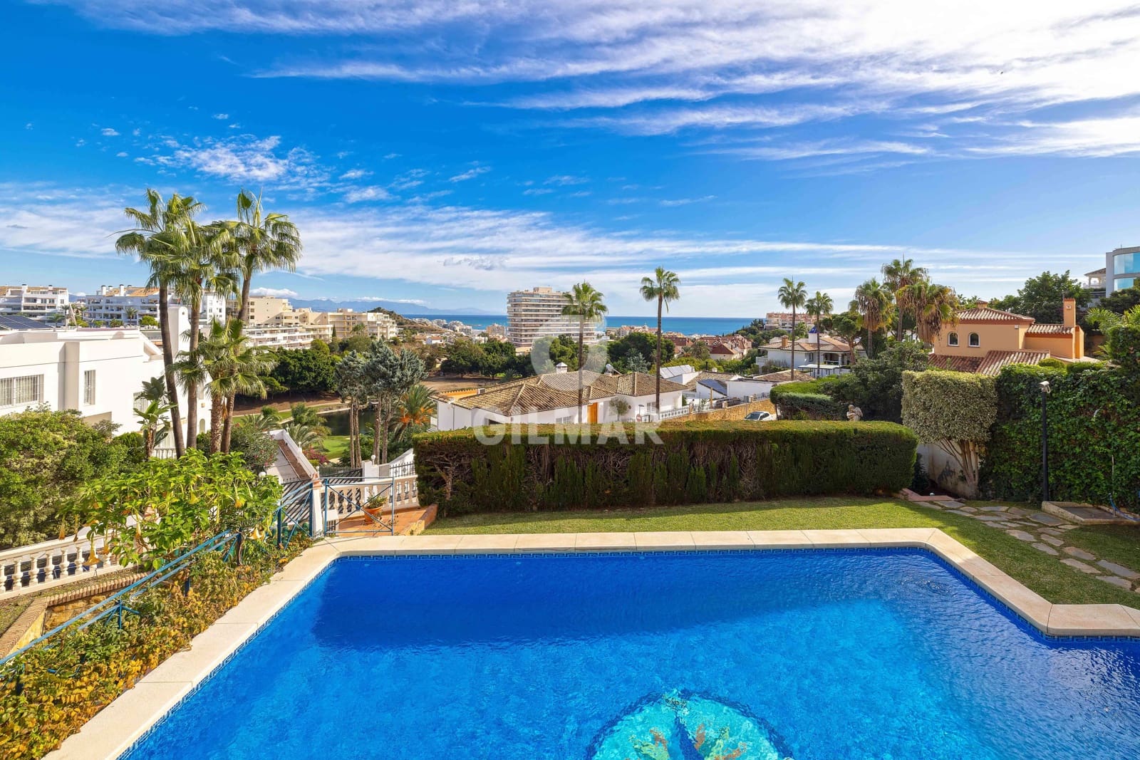 Chalet de 10 habitaciones en Benalmadena Costa en venta con piscina garaje - 2.195.000 € (Ref: 9481632)