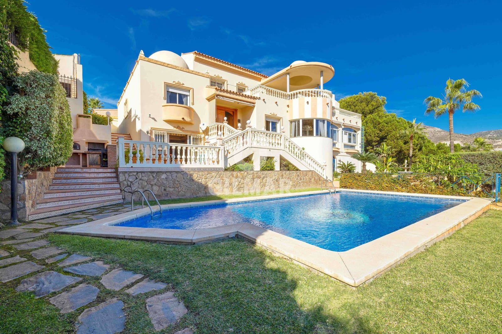 Chalet de 10 habitaciones en Benalmadena Costa en venta con piscina garaje - 2.195.000 € (Ref: 9481632)